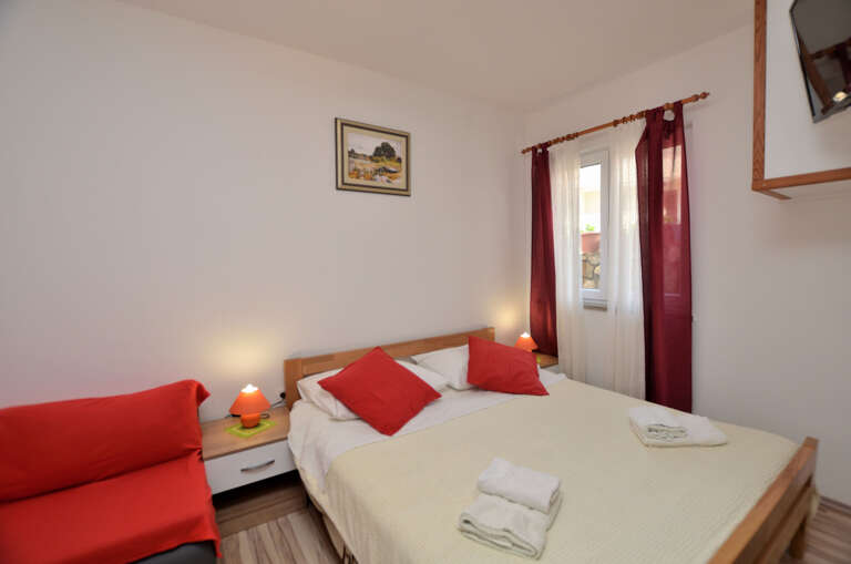 Cres Apartment Rental