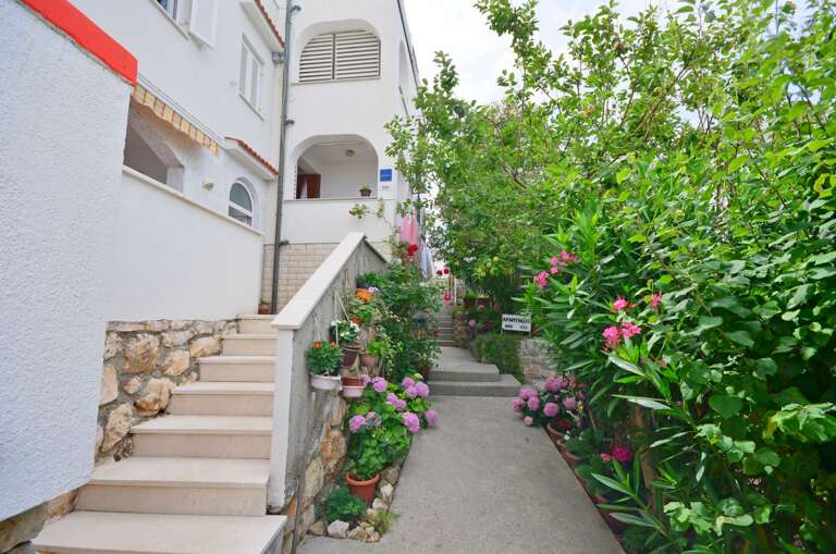 Supetarska Draga Apartment Rental