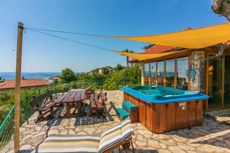 Supetarska Draga Apartment Rental