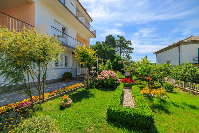 Banjol Apartment Rental