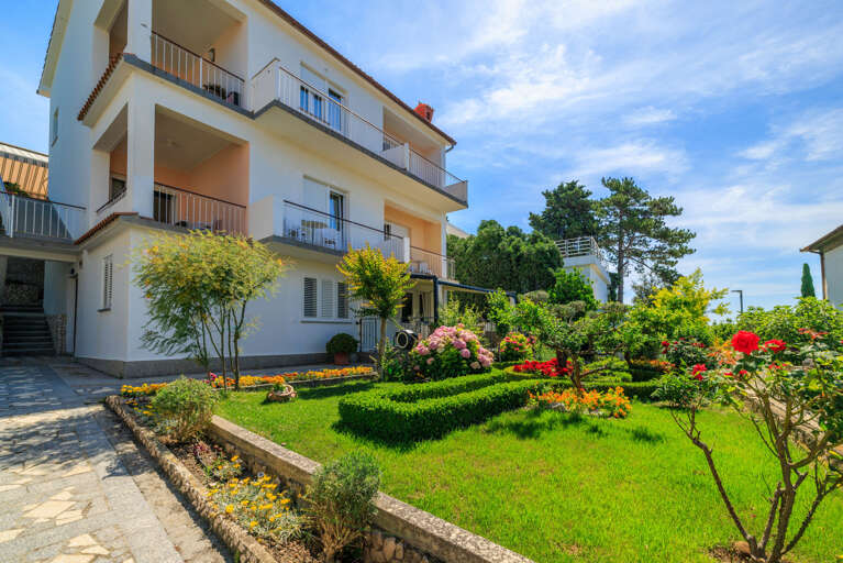Banjol Apartment Rental
