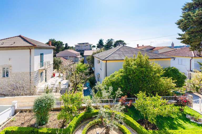 Banjol Apartment Rental
