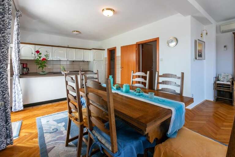 Banjol Apartment Rental