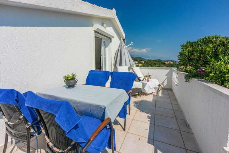 Banjol Apartment Rental