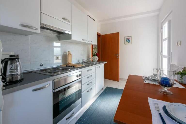 Banjol Apartment Rental
