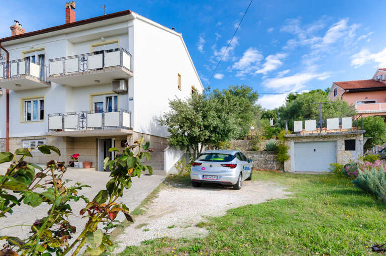 Banjol Apartment Rental