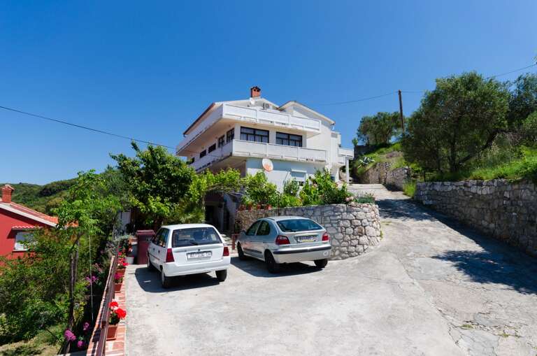 Kampor Apartment Rental
