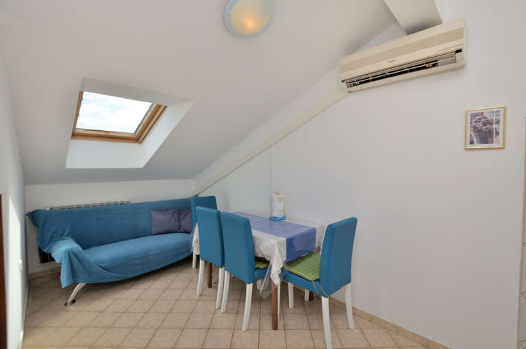 Cres Apartment Rental