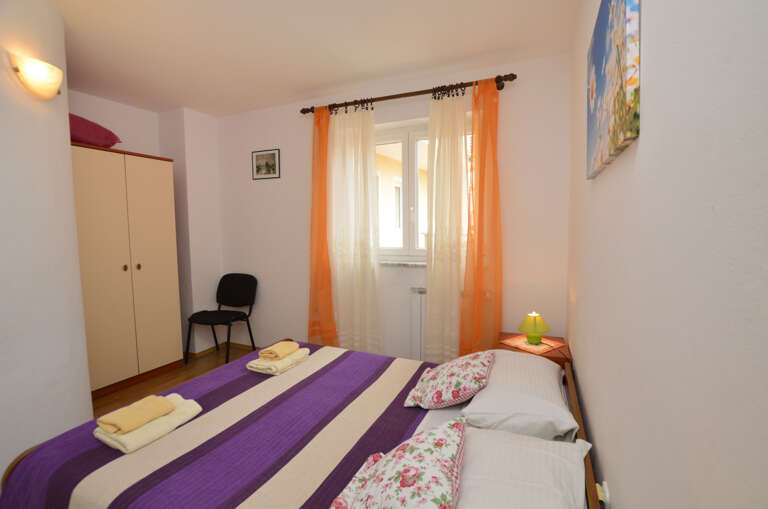 Cres Apartment Rental