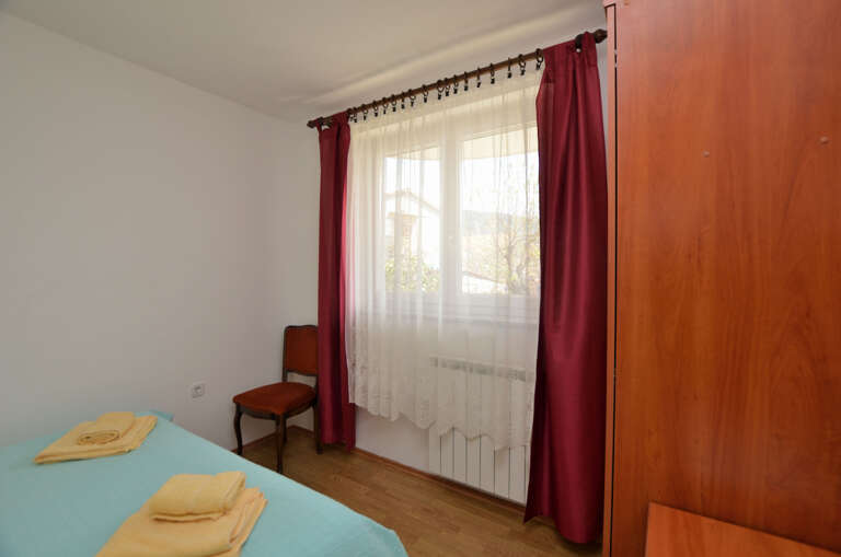 Cres Apartment Rental