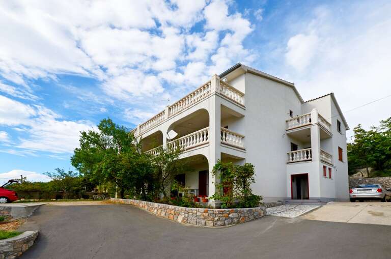 Sibinj Krmpotski Apartment Rental