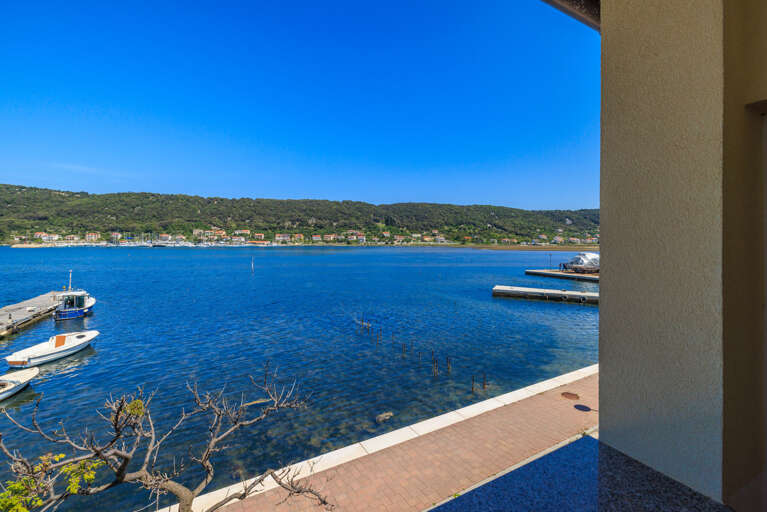 Supetarska Draga Apartment Rental
