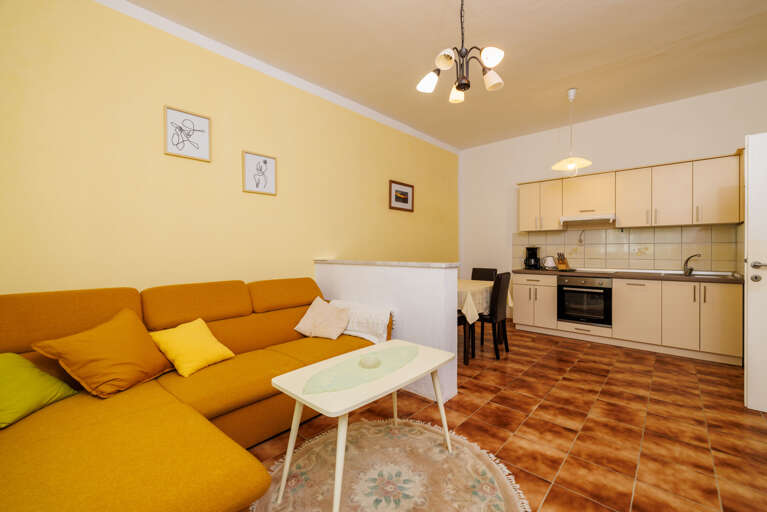 Supetarska Draga Apartment Rental