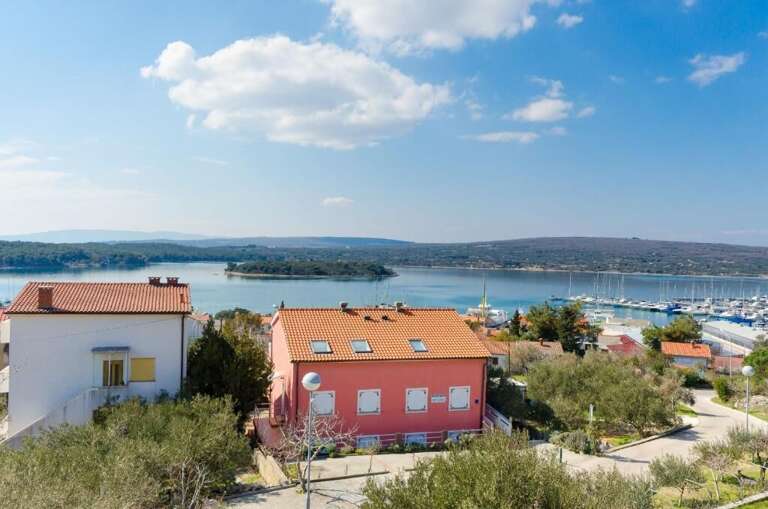 Punat Apartment Rental