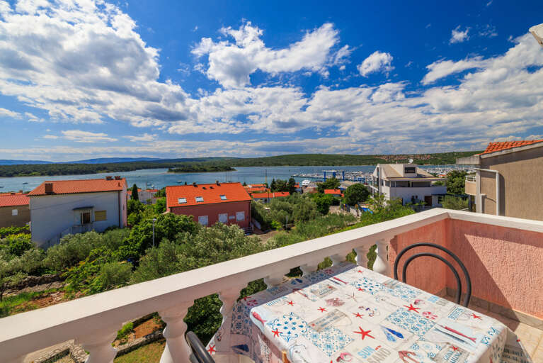 Punat Apartment Rental