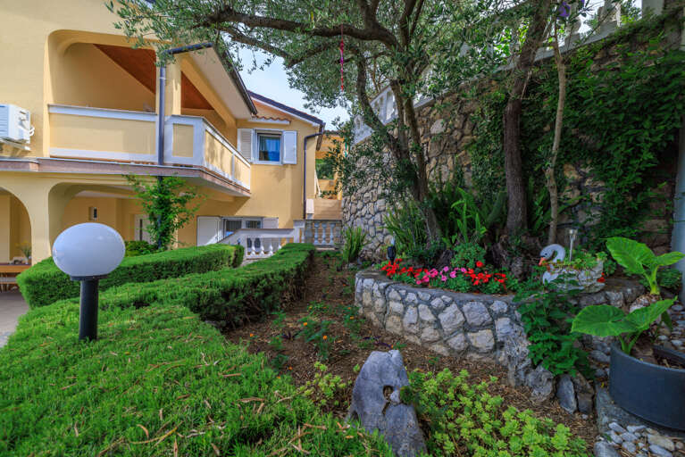 Kampor Apartment Rental
