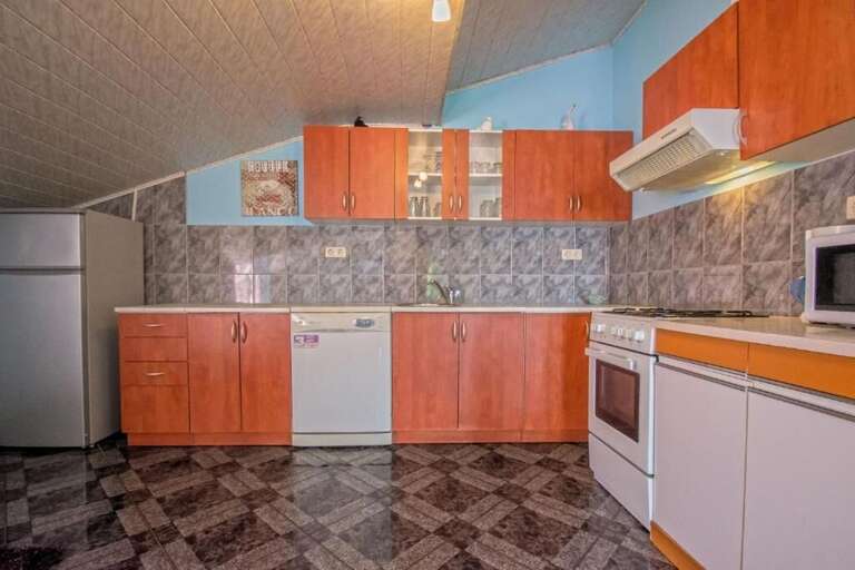 Jadranovo Apartment Rental