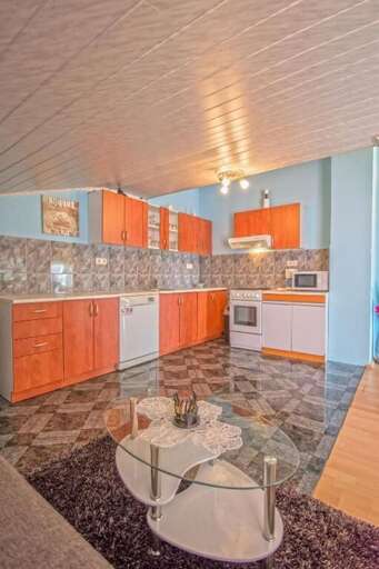 Jadranovo Apartment Rental