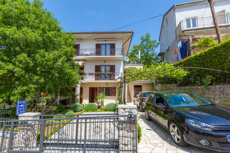 Selce Apartment Rental