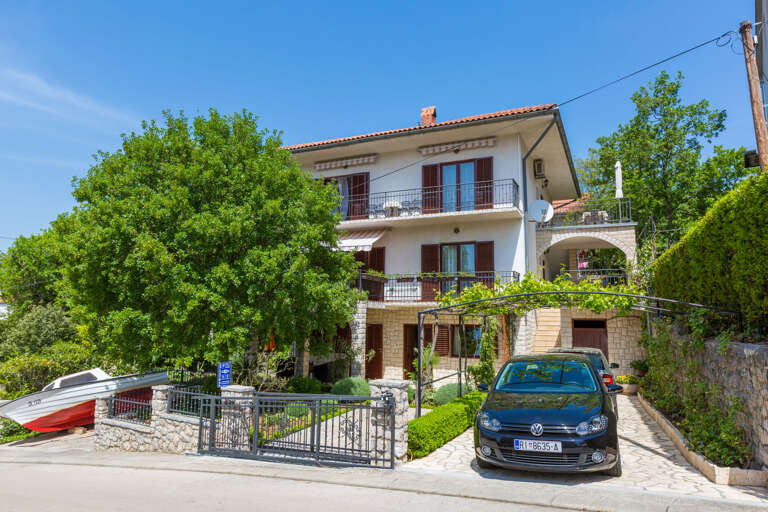 Selce Apartment Rental