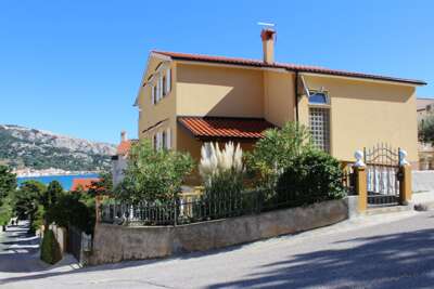 Apartments Capić Zarok