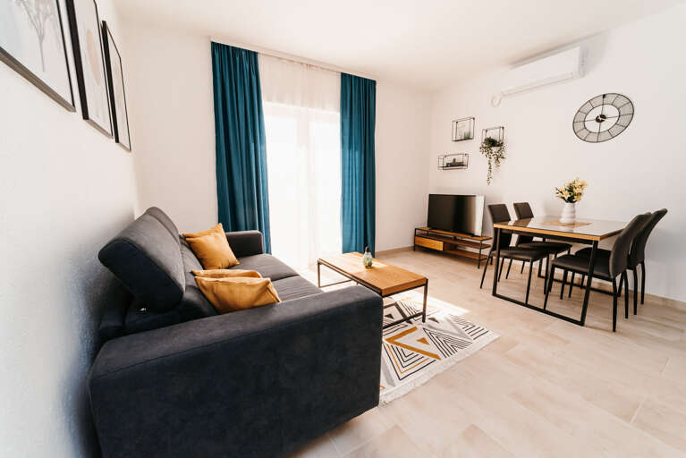 Komarna Apartment Rental