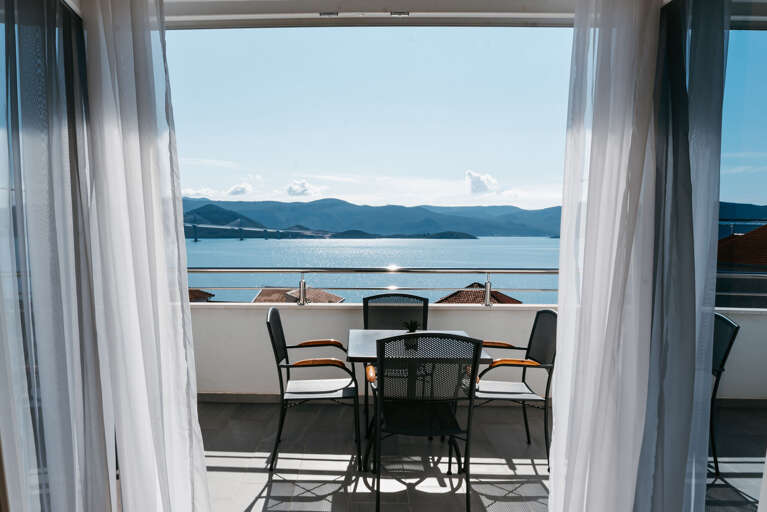 Komarna Apartment Rental