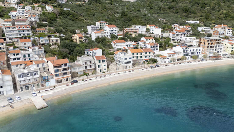 Igrane Apartment Rental