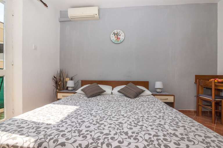 Igrane Apartment Rental