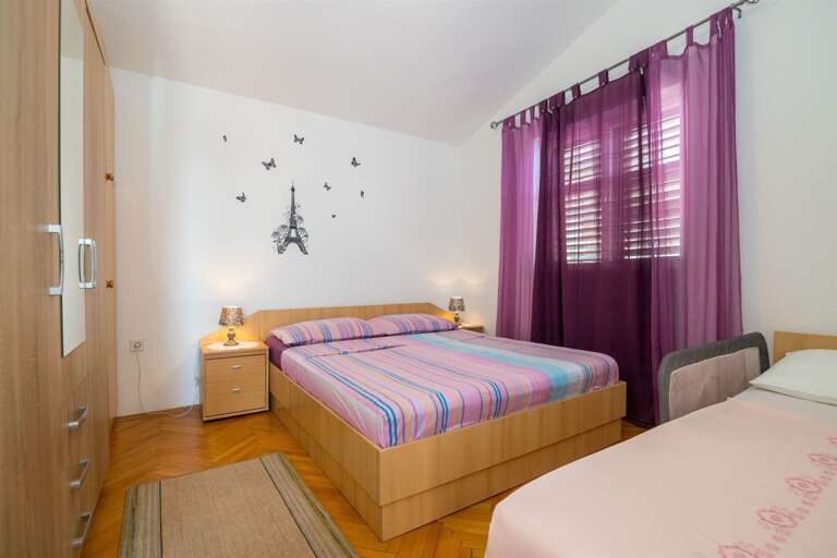 Igrane Apartment Rental