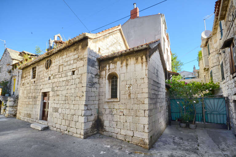 Split Apartment Rental
