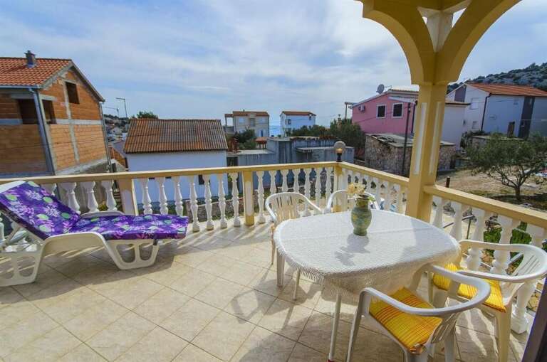 Razanj Apartment Rental