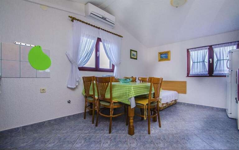 Razanj Apartment Rental
