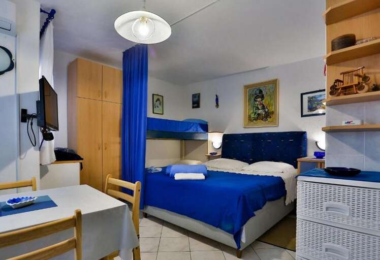 Okrug Gornji Apartment Rental