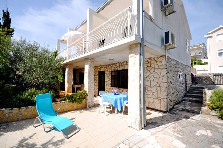 Okrug Gornji Apartment Rental