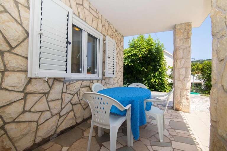 Okrug Gornji Apartment Rental