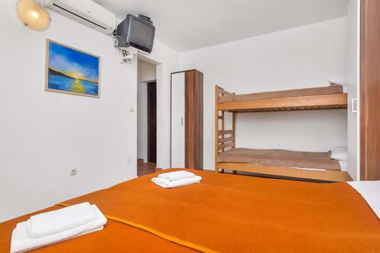 Gdinj Apartment Rental