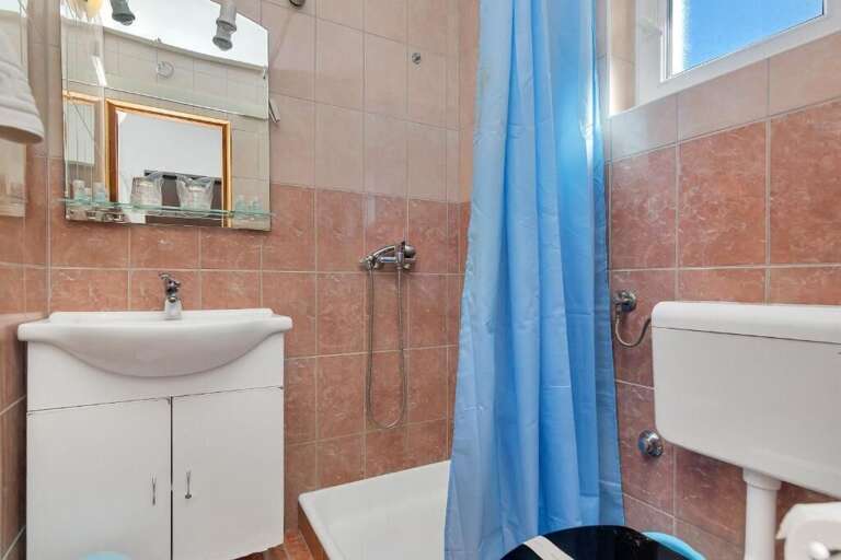 Gdinj Apartment Rental
