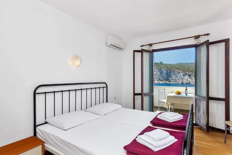 Gdinj Apartment Rental