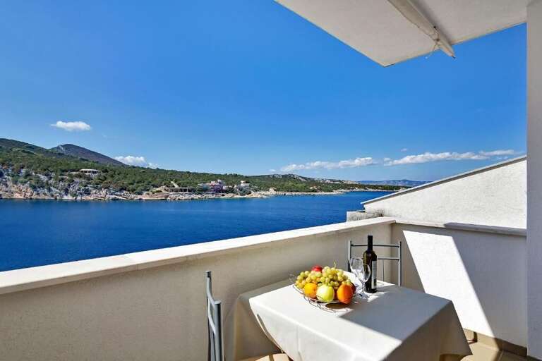 Gdinj Apartment Rental