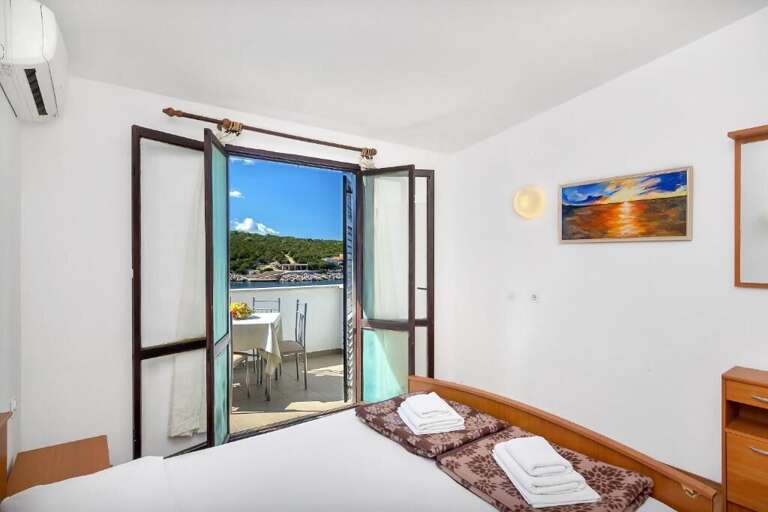 Gdinj Apartment Rental