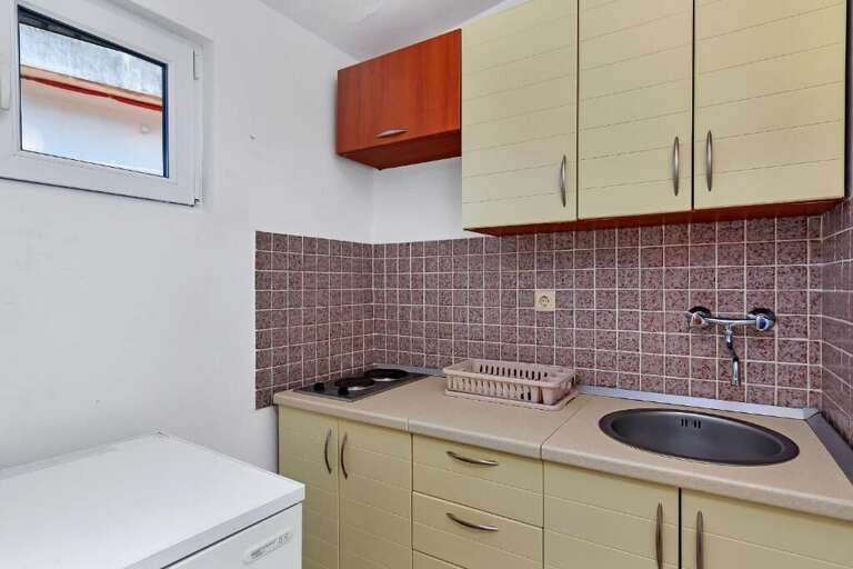 Gdinj Apartment Rental