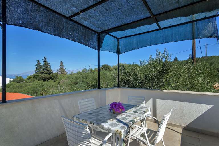 Gdinj Apartment Rental