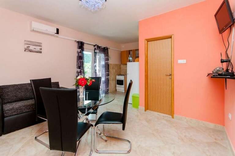 Vinisce Apartment Rental