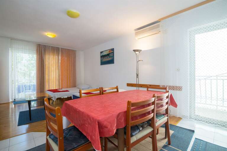 Makarska Apartment Rental