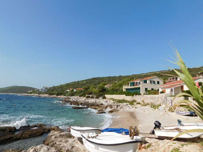 Milna Apartment Rental