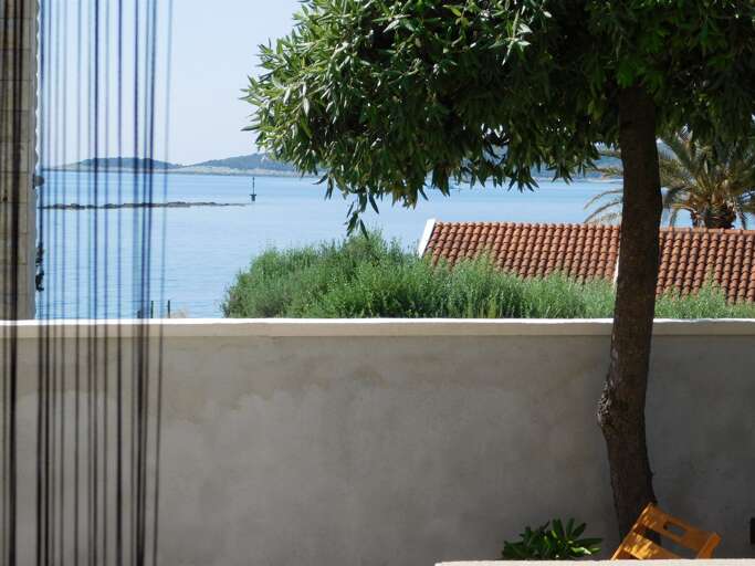 Milna Apartment Rental