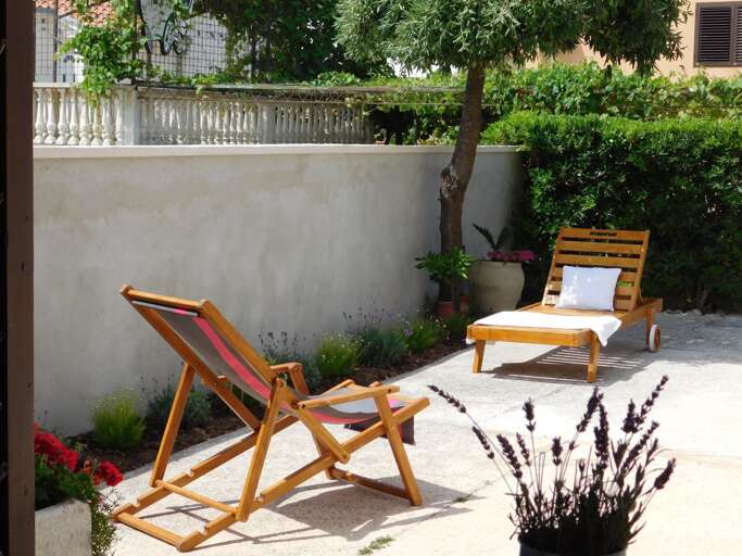 Milna Apartment Rental