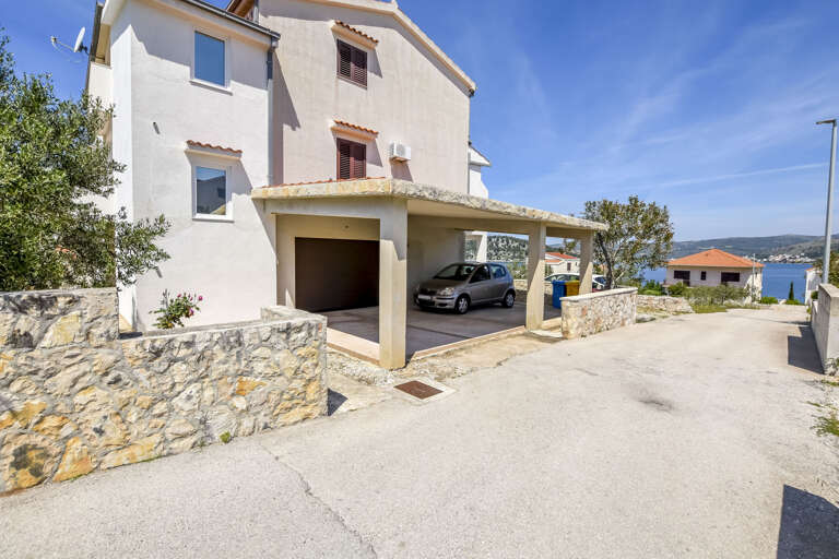 Razanj Apartment Rental