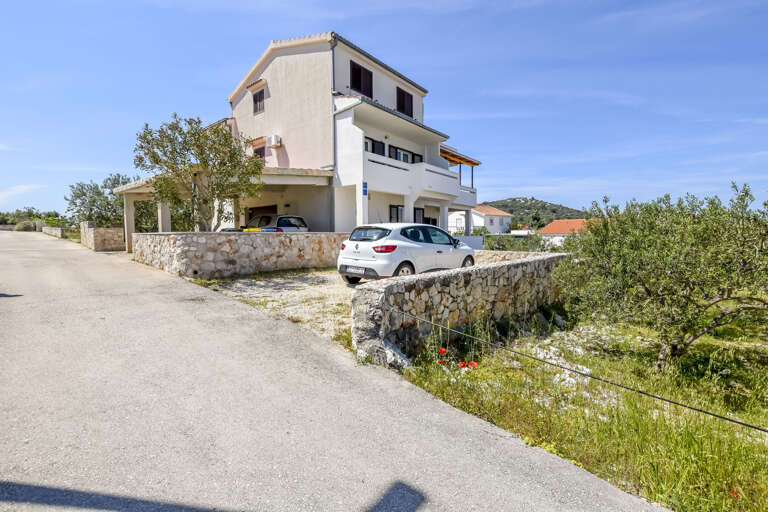 Razanj Apartment Rental